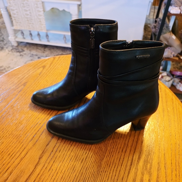Blondo Shoes - Blondo Waterproof Elegant Black Ankle Boots Made In Canada